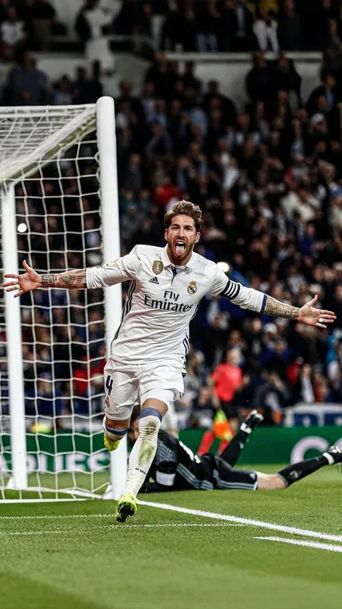 24 Hình nền điện thoại Vua thẻ đỏ bước chậm, màu trầm, ánh sáng ngược làm viền người nổi bật