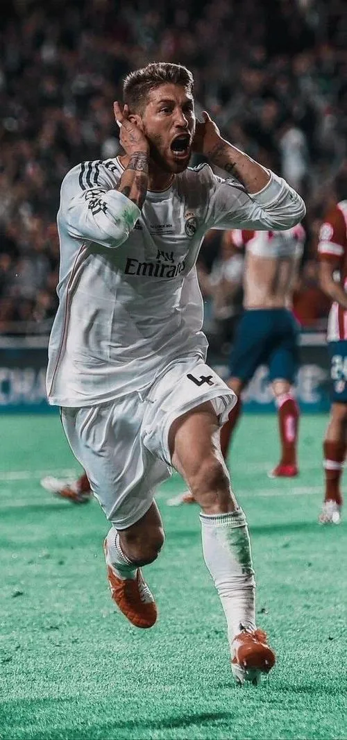 5 Hình nền điện thoại Tứ Ca kéo tay áo, phô hình xăm số 15, thần thái bình thản