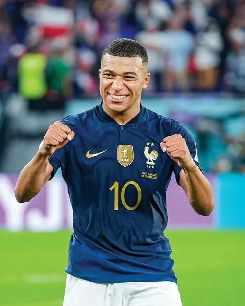 102 Ảnh Hình Nền Kylian Mbappé đẹp với thần thái tự tin và phong cách ngầu độc đáo