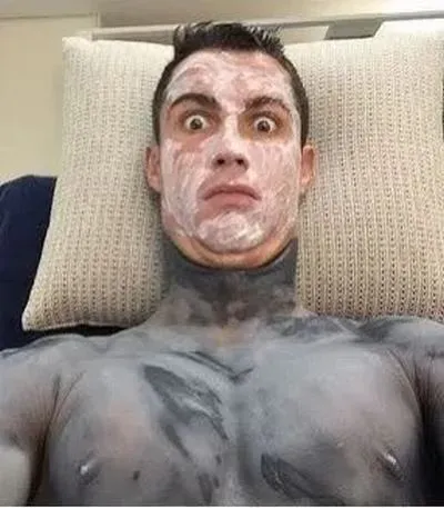 30 Hình meme Ronaldo phỏng vấn sau trận, biểu cảm gương mặt lạ