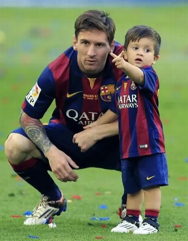 11 Ảnh hài Messi nhìn xa xăm, lối chơi thông minh ít màu mè nhưng meme đầy