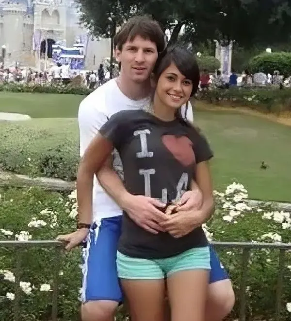 6 Ảnh meme vui Messi bất lực xoa mặt, biểu cảm lúc bị phạm lỗi rất “cạn lời”