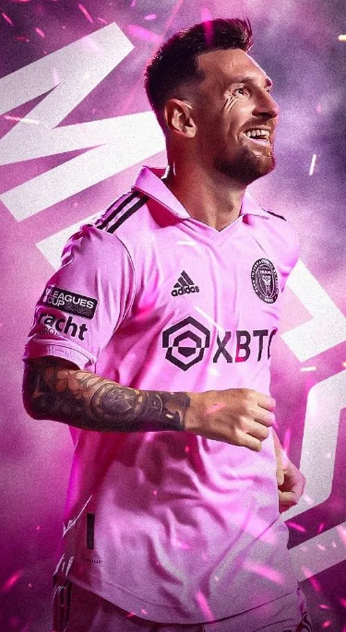 11 Hình nền đẹp Messi áo hồng nhìn nghiêng, ánh sáng hắt mặt, cảm giác tập trung trước trận đấu