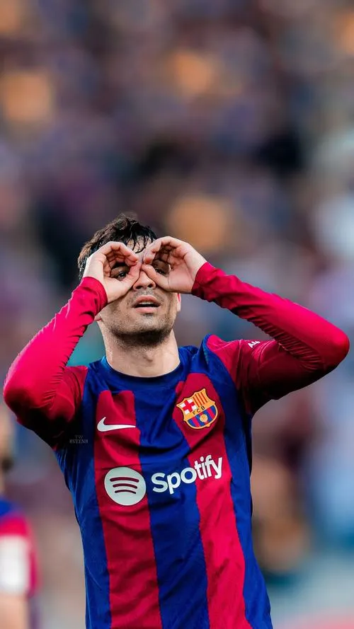 30 Ảnh Pedri đẹp nổi bật áo số 8 kiểu Iniesta đệ nhị và phong thái điềm tĩnh