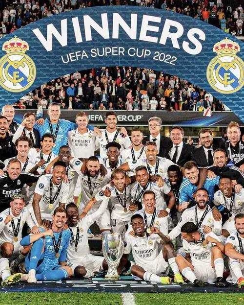 10 Wallpaper Modrić tăng tốc thoát pressing, tạo đột biến, cả sân như nín thở theo bóng