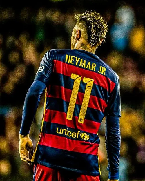 10 Neymar chuyền ngược căng, Suárez hút người, Messi rình pha dứt điểm một chạm