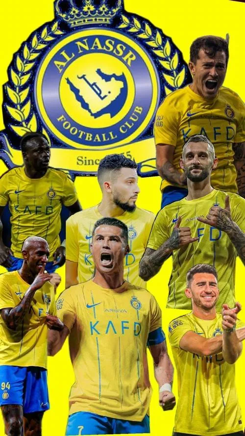 2 Tải ảnh Ronaldo cùng đồng đội ăn mừng, tông vàng rực, cảm giác chiến thắng rất ngầu