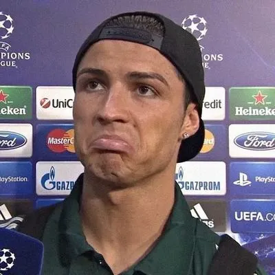 35 Ảnh hài hước Ronaldo cùng Al Nassr, siêu sao tạo dáng trước ống kính