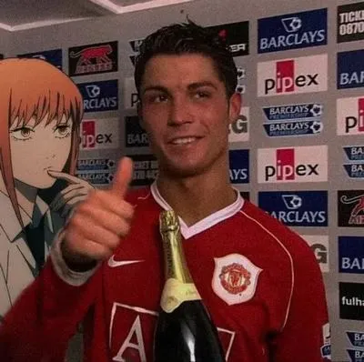 27 Ảnh troll Mr. Champions League chuẩn bị sút phạt, cú sút đầy lực