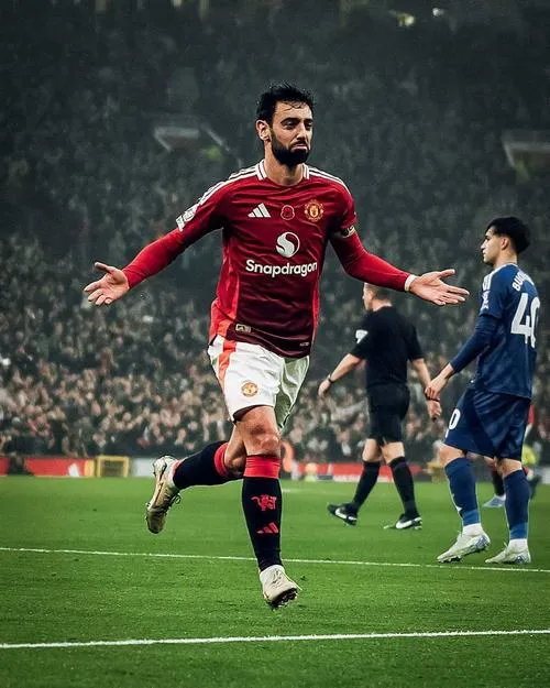 15 Hình nền Bruno Fernandes đẹp trong khoảnh khắc kiến tạo, bóng lăn như đặt, đồng đội bứt tốc