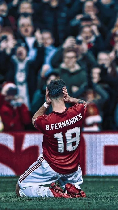 8 Ảnh nền Bruno Fernandes đẹp trong màu áo tuyển Bồ Đào Nha, nền cờ đỏ xanh nhẹ nhàng