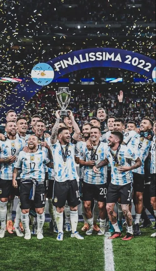 9 Wallpaper đẹp góc cận mồ hôi trên mặt cầu thủ, cảm xúc tập thể lan khắp sân vận động