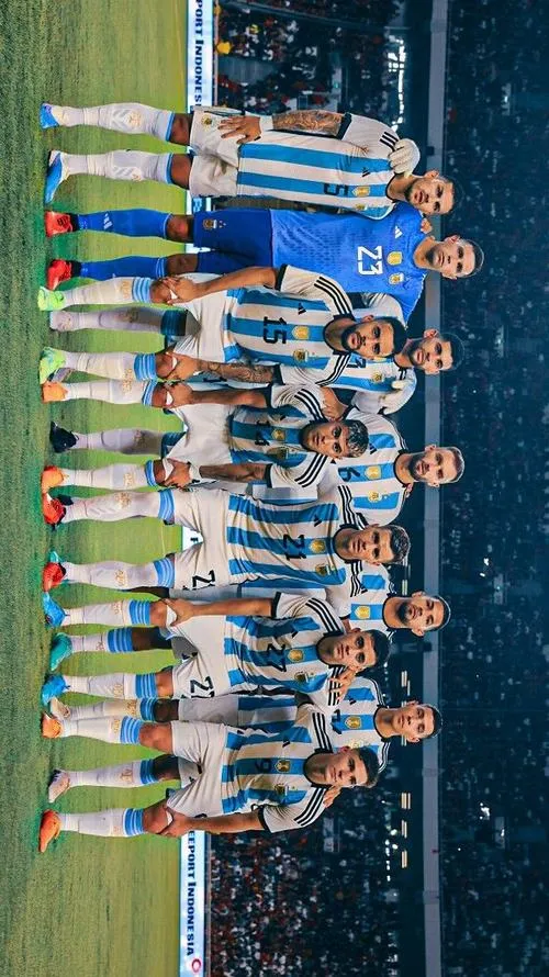 6 Hình nền máy tính HD pha pressing dồn dập, tuyến giữa áp sát khiến đối thủ rối nhịp triển khai