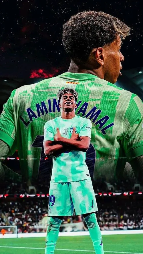 10 Tải ảnh nền Yamal quay lưng áo xanh, khán đài tối, ánh đèn sân làm viền cực đẹp