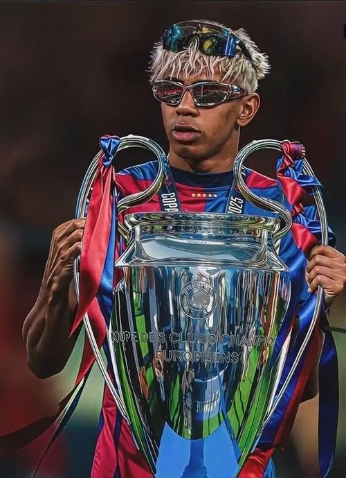 26 Hình nền 4K cận cảnh Yamal cùng chiếc cúp, màu đỏ xanh sâu, hợp điện thoại lẫn máy tính