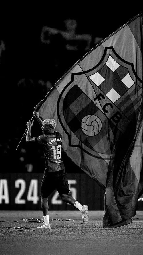 29 Hình nền điện thoại tông đen tối, chi tiết logo và số áo mờ, hợp gu tối giản ngầu