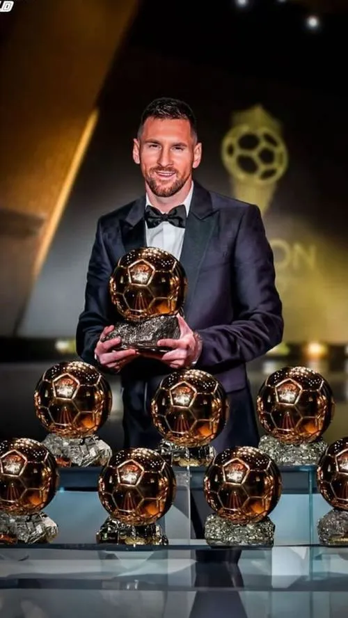 38 Tải ảnh Messi kiểu nhiều lớp poster, cắt khung chuẩn nên không che mặt khi đặt icon