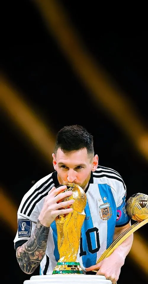 40 Tải ảnh Messi tông ấm vàng nâu, cảm giác cổ điển, hợp ảnh bìa sang trọng