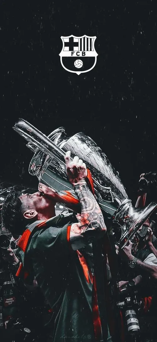 29 Tải ảnh Messi nền đen với biểu tượng Barca nhỏ, tối giản sạch, hợp hình nền đẹp