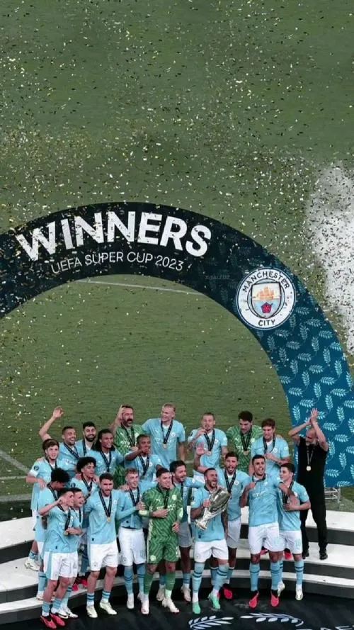 15 Ảnh wallpaper Man City 4K, khung Winners trên cỏ, cả đội tụ lại như một bức ảnh kỷ niệm