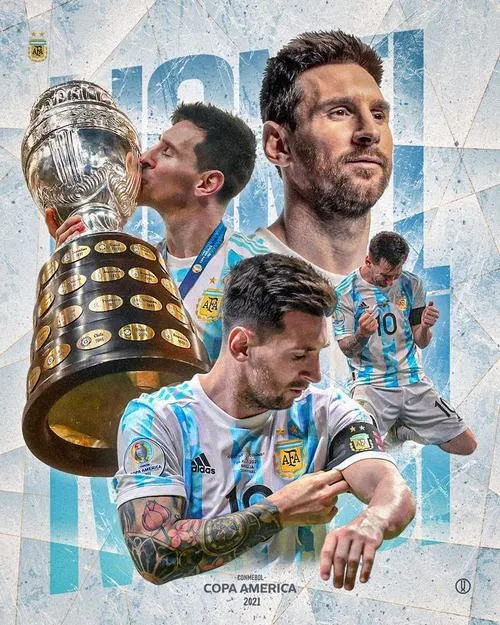 13 Hình đẹp bộ ba khoảnh khắc, Messi ôm cúp, hôn cúp, giơ cúp, nền xanh trắng mềm.