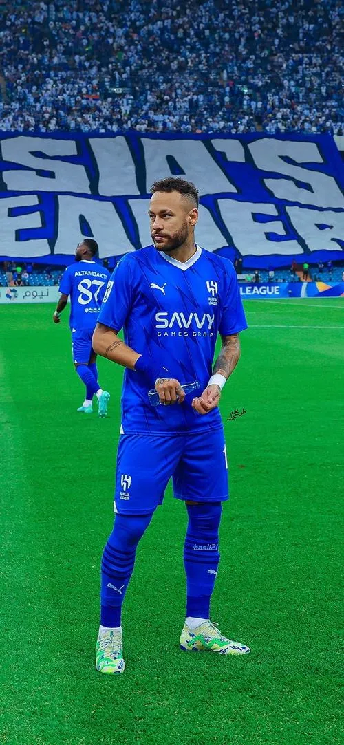 4 Ảnh nền Neymar chất lượng 4K với số áo sắc nét, khán đài bokeh, ánh mắt cực tập trung