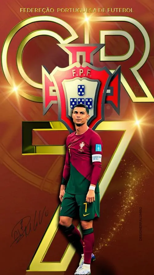 27 Tải ảnh Ronaldo trong khung cửa đường hầm sân, ánh đèn vàng, không khí căng và đẹp