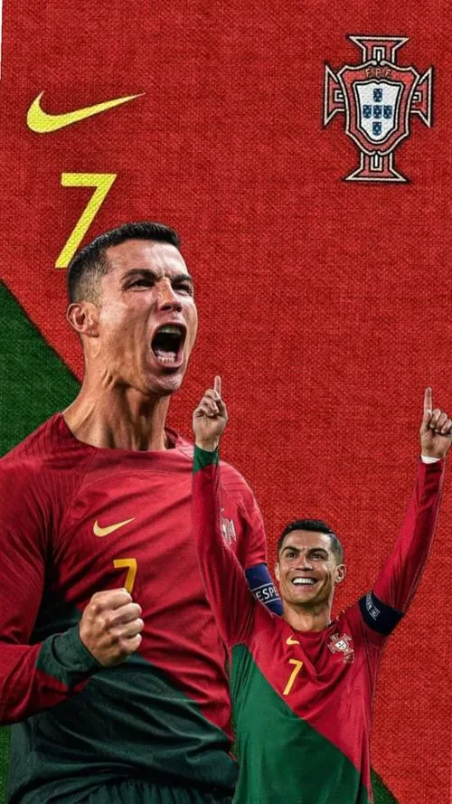 7 Ảnh bìa Ronaldo tuyển Bồ Đào Nha giữa collage bóng và đồng đội, tông đỏ dày tạo chất ngầu