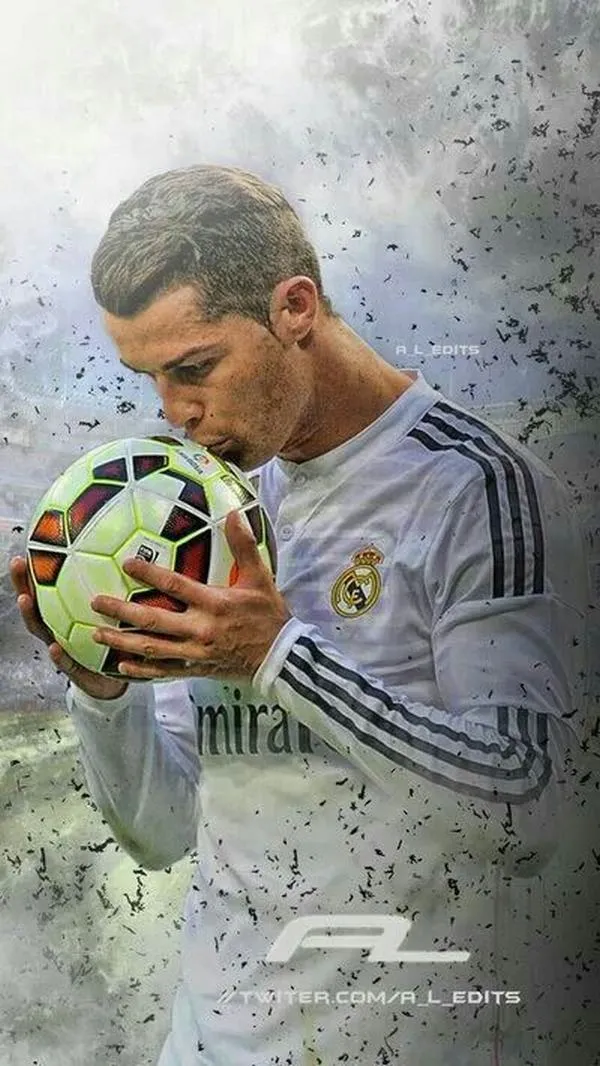 27 Ảnh nền Real giai đoạn Ronaldo nâng cúp Champions League, cúp bạc sáng, cảm giác chất sử thi