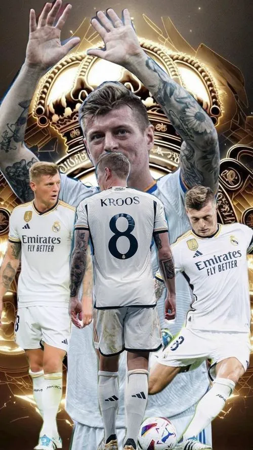 17 Ảnh nền Toni Kroos đẹp góc thấp, đường bóng rời chân, cảm giác kiểm soát trận đấu