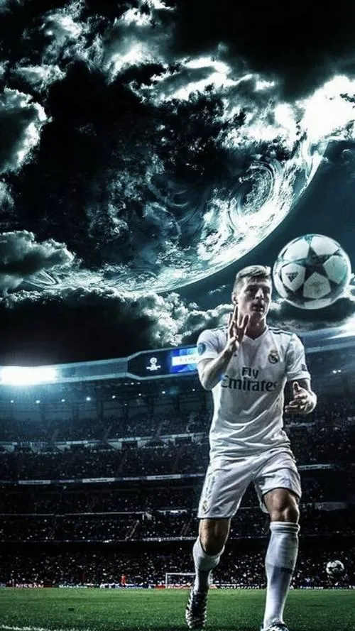 23 Ảnh nền Toni Kroos 4K tông trắng xanh, chi tiết giày Adipure 11pro nhận diện rõ nét