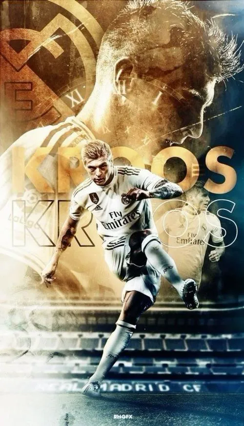 25 Hình nền Toni Kroos HD chụp toàn thân, áo đấu trắng, phù hiệu giải đấu rõ nét