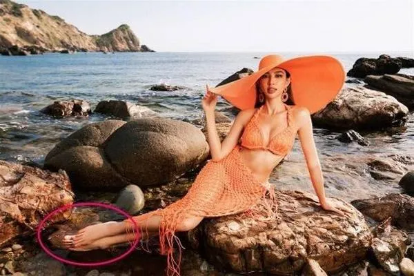 28 Ảnh hoa hậu Thùy Tiên bikini tông nắng mật ong, thần thái tự tin và dáng chữ S nổi bật