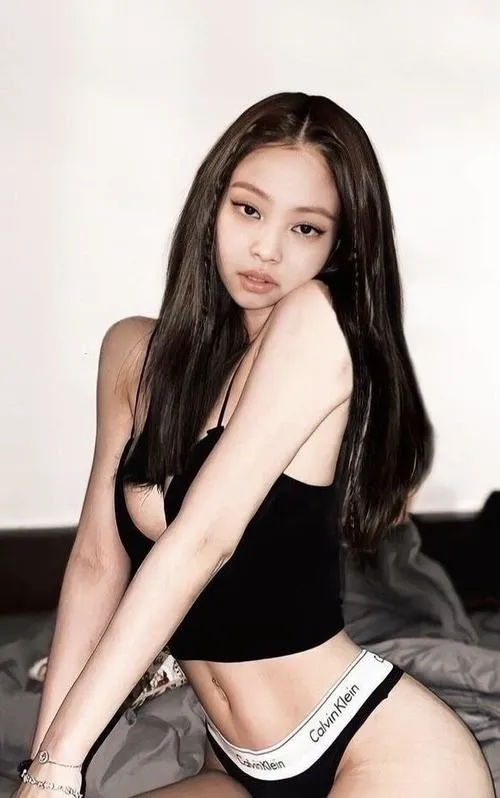 30 Ảnh Lisa trong khoảnh khắc Blackpink với bikini ghi điểm nhờ gương mặt sắc sảo và phong cách sang trọng