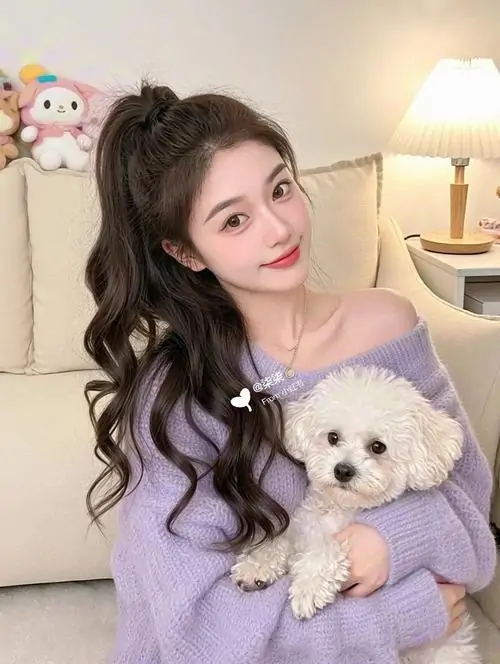 34 Ảnh hot girl cười tươi giữa phố chiều, thần thái nổi bật hòa cùng outfit đơn giản tạo nên vẻ cuốn hút rất tự nhiên