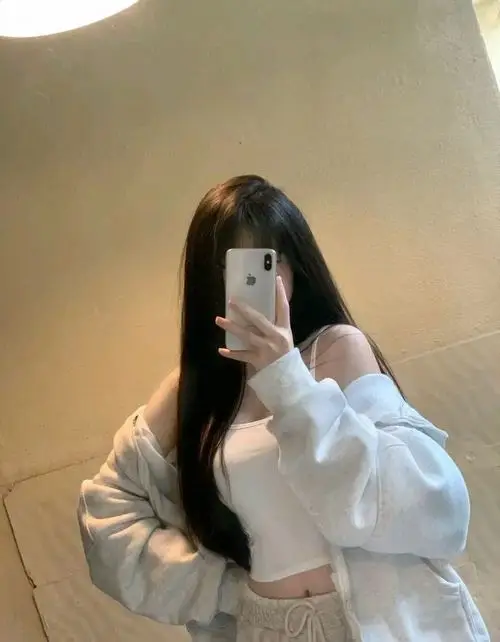 95 Ảnh Gái Đẹp Che Mặt Giấu Mặt khoe dáng thu hút ánh nhìn với thần thái khó đoán