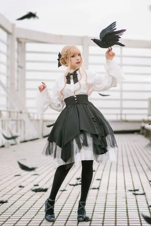 51 Nét mềm của Asuna hiện lên qua váy nhân vật sáng màu và thần thái nữ coser rất đằm trong ảnh