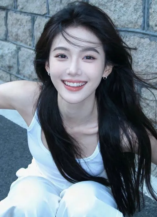 41 Gái đẹp Hàn Quốc tạo dáng trước tường trắng trong set đồ tối giản cằm V-line và đường nét khuôn mặt càng nổi bật