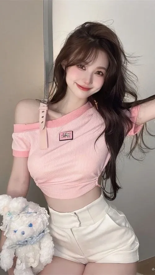 38 Hot girl Hàn Quốc chụp dưới mái hiên ngày mưa với nền da như sương và mái tóc nâu mềm ôm lấy gò má