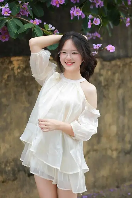 99 Ảnh Nữ Xinh Đẹp Cute với nụ cười ngọt ngào đáng yêu tràn đầy năng lượng tích cực