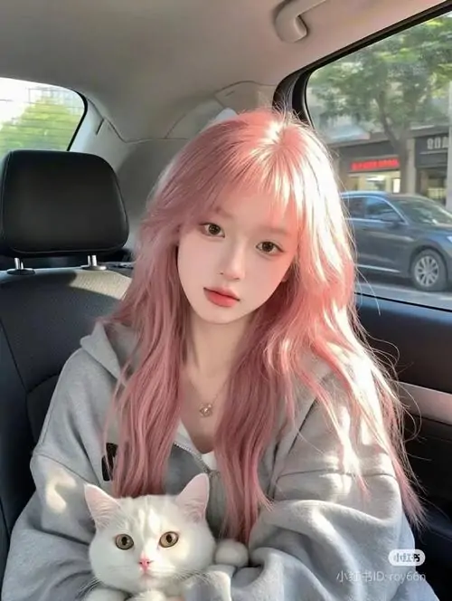 38 Ảnh hot girl tone hồng với bối cảnh phòng ngủ, quán cafe và street style