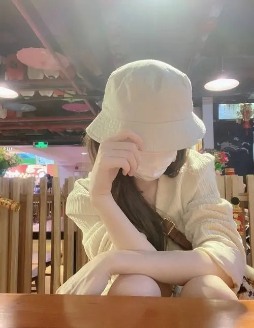 82 Ảnh Gái Xinh Che Mặt Ngầu cá tính mang nét đẹp kín đáo mà vẫn rất thu hút