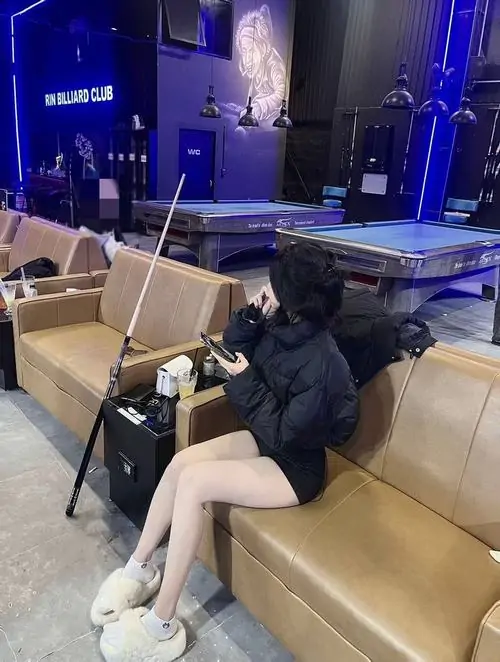 11 Gái đẹp chơi bida và những khoảnh khắc nghiêng người đẹp như một thước phim