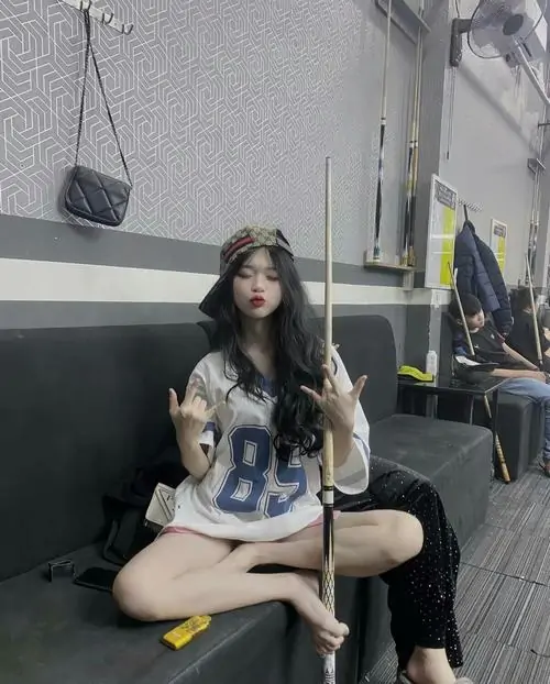 14 Bộ ảnh gái xinh chơi bida khoe góc nghiêng quyến rũ và đôi chân cực phẩm