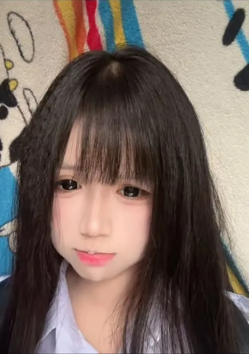 12 Hot girl chu môi với ánh nhìn làm nũng khiến người xem chú ý ngay từ cái lướt mắt đầu tiên