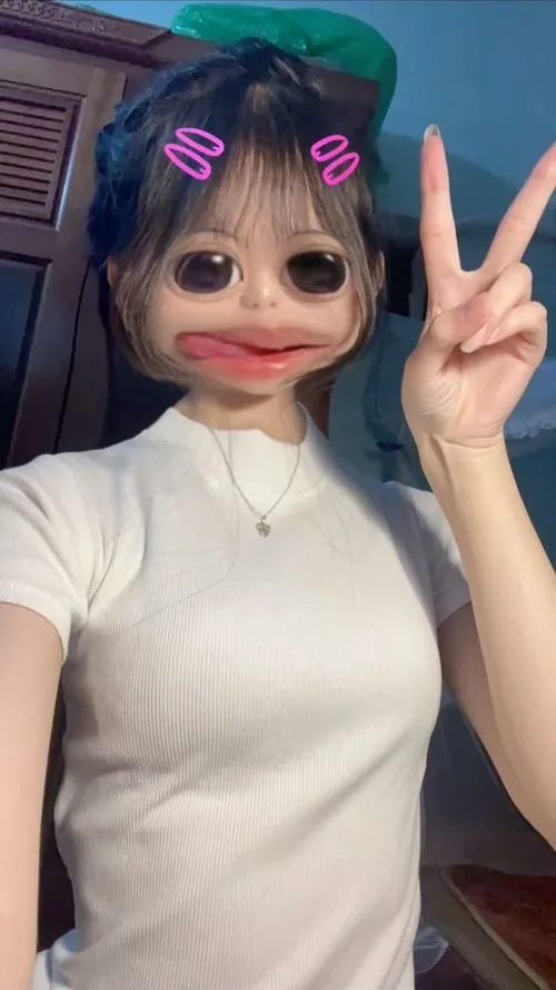 14 Ảnh gái xinh làm nũng cận mặt khoe gương mặt baby cùng nét nũng nịu khiến ai nhìn cũng thấy vui