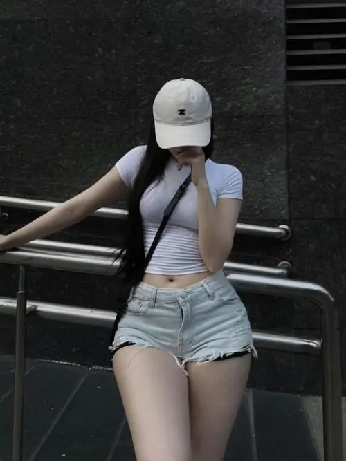 86 Ảnh Gái Xinh Chụp Dáng Đẹp với vòng eo thon gọn đôi chân dài trắng trẻo cực đã mắt