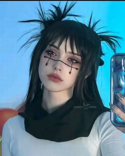 18 Tóc dựng xanh đen và đường nét sắc tạo nên khung hình cá tính đậm phong cách anime cho người mê tạo hình