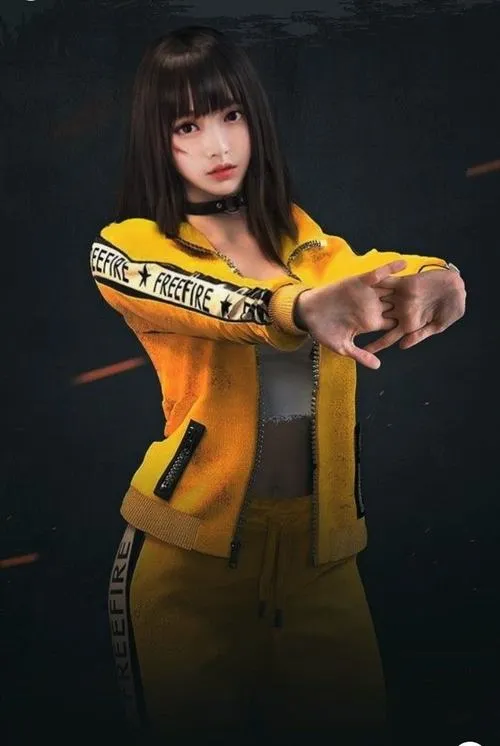 4 Ảnh nữ coser Free Fire diện áo vàng nổi bật tóc đen thẳng dài gợi nét Kelly năng động và khỏe khoắn