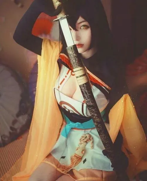 8 Hình gái xinh hóa thân Free Fire trong cổ phục mềm rủ tóc đen dài tạo khí chất dịu mà vẫn sắc sảo